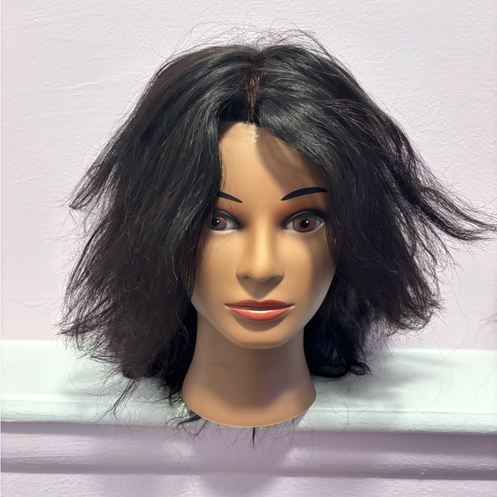 COS. Training mannequin head